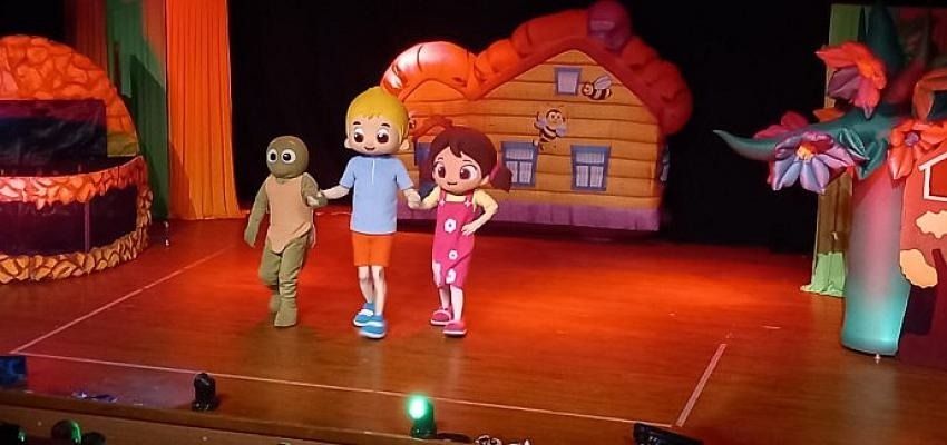 Ekranların sevilen yerli çizgi film kahramanı Niloya, ‘Renkli Balıklar Müzikali’