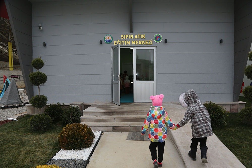 Yaşayan bir alan olarak planlanan ve yapılan Gölbaşı Belediyesi Sıfır