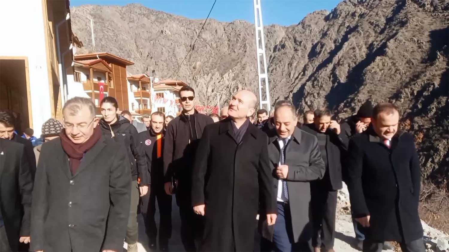 İçişleri Bakanı Süleyman Soylu, Artvin Yusufeli ilçesine bağlı Dereiçi köyünde çıkan