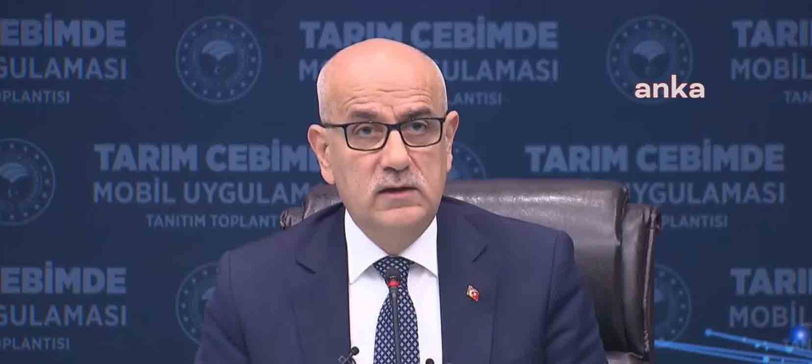 Tarım ve Orman Bakanı Vahit Kirişci, "Tarım Cebimde" uygulamasını tanıttı.