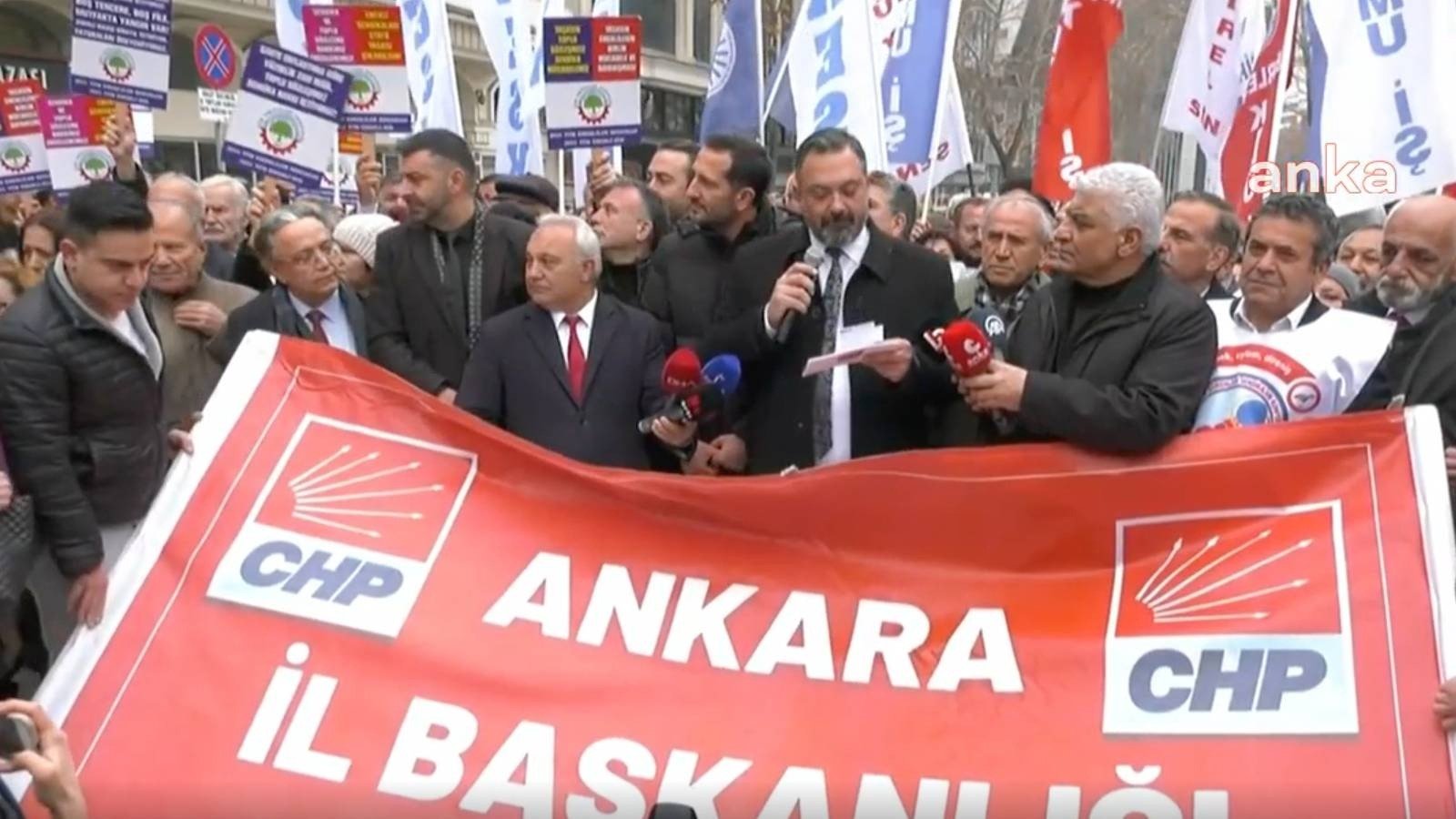 CHP, emekli ve memur maaşlarına yapılan zamları protesto etti. CHP