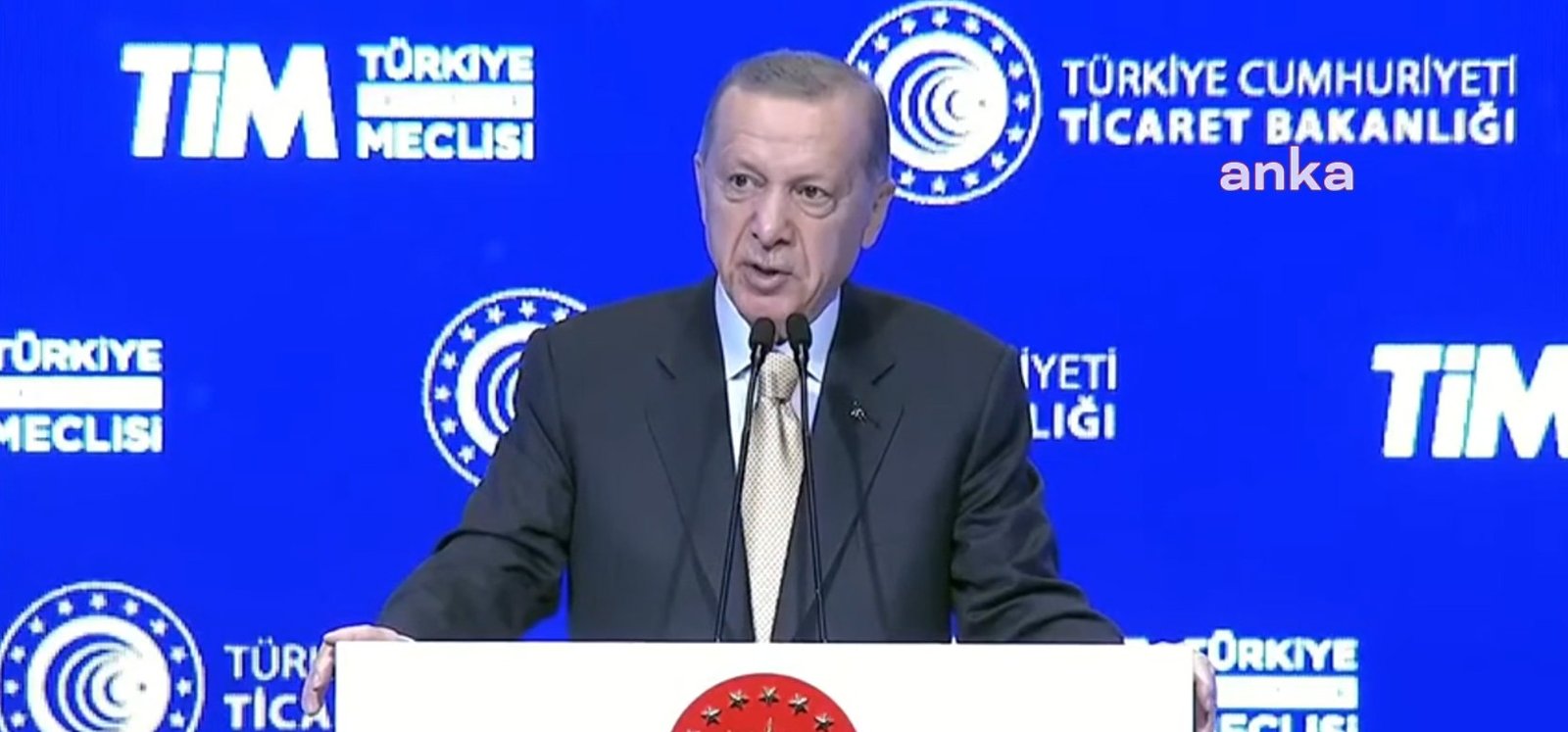 Cumhurbaşkanı Recep Tayyip Erdoğan, “Küresel olumsuzluklara rağmen 2022 yılı ihracatımız,