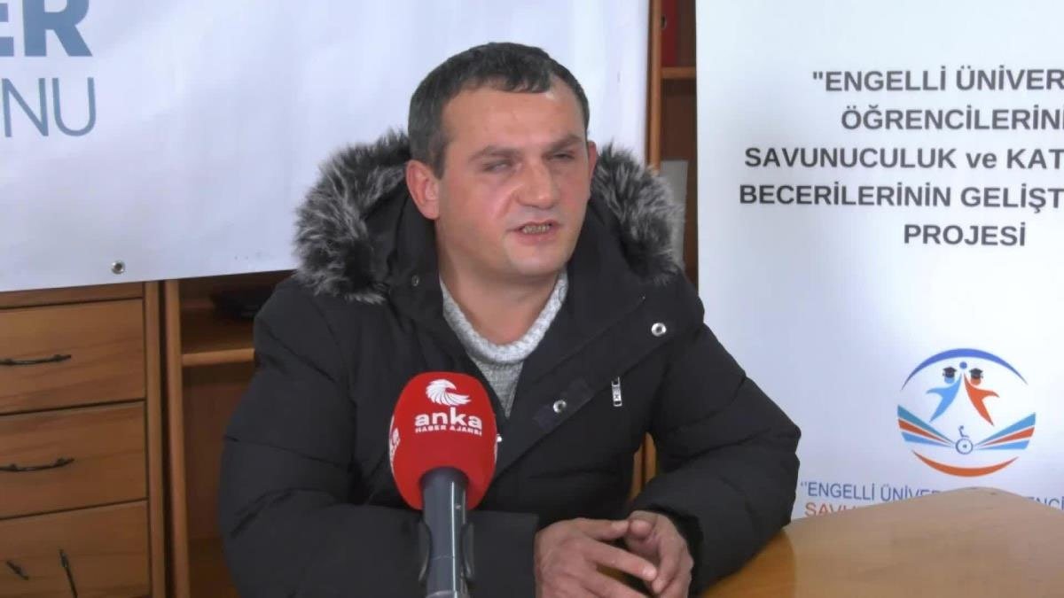 Engelliler Konfederasyonu üyesi görme engelli yurttaşlar, Engelli Kamu Personeli Seçme