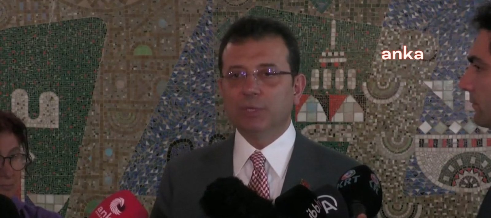 İstanbul Büyükşehir Belediye (İBB) Başkanı Ekrem İmamoğlu, siyasi yelpazenin her