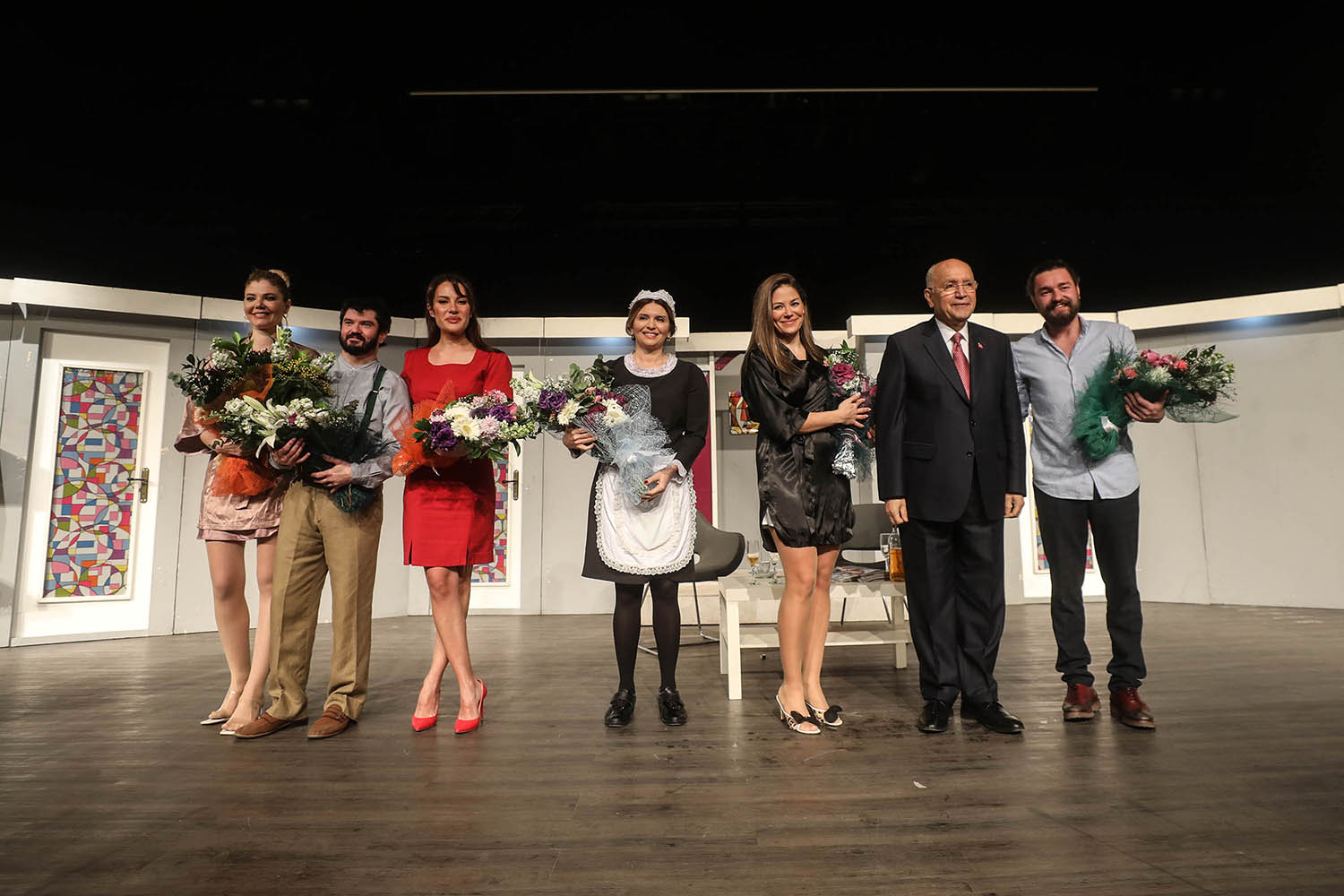 Her yıl geleneksel olarak düzenlediği Tiyatro Festivali ile vatandaşları birbirinden
