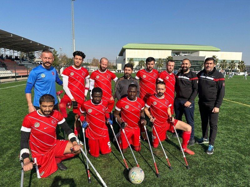 Futbol takımı İzmir Buca’yı, Ampute takımı Şanlıurfa’yı, Basketbol takımı da