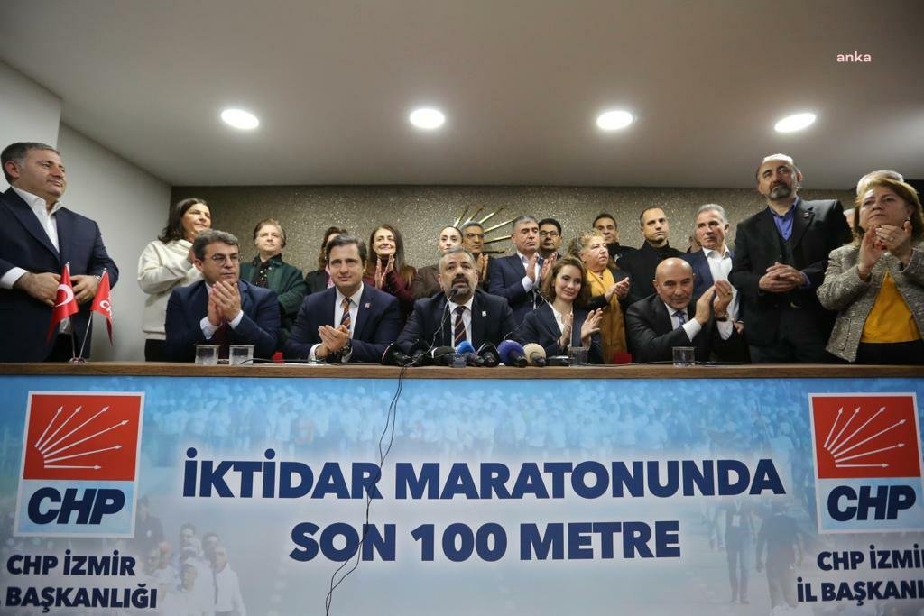 CHP İzmir İl Başkanı Şenol Aslanoğlu, görevi eski il başkanı