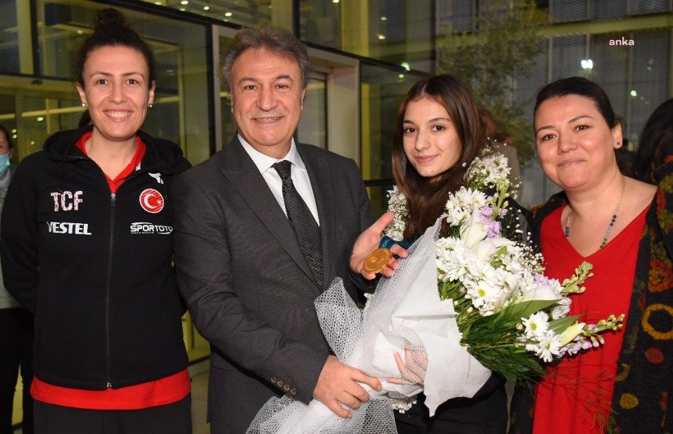 Türkiye Cimnastik Federasyonu’ndan Bornova Belediyesi’ne Teşekkür Türkiye Cimnastik Federasyonu, Bornova Belediyesi’ne, Türk Cimnastiği’ne yaptığı katkılar dolayısıyla