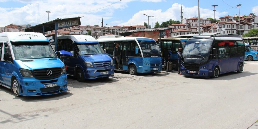 Ankara’da Dolmuş Ücretlerine Zam Geldi, 7 TL’den 10 TL’ye Çıktı Türkiye Şoförler ve Otomobiller Federasyonu (TŞOF), Ankara’da dolmuşçuların istediği zam