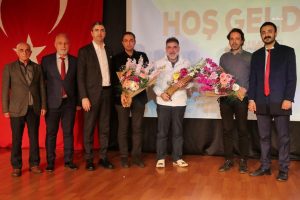 ugur-mumcu-icin-kartalda-anlamli-anma