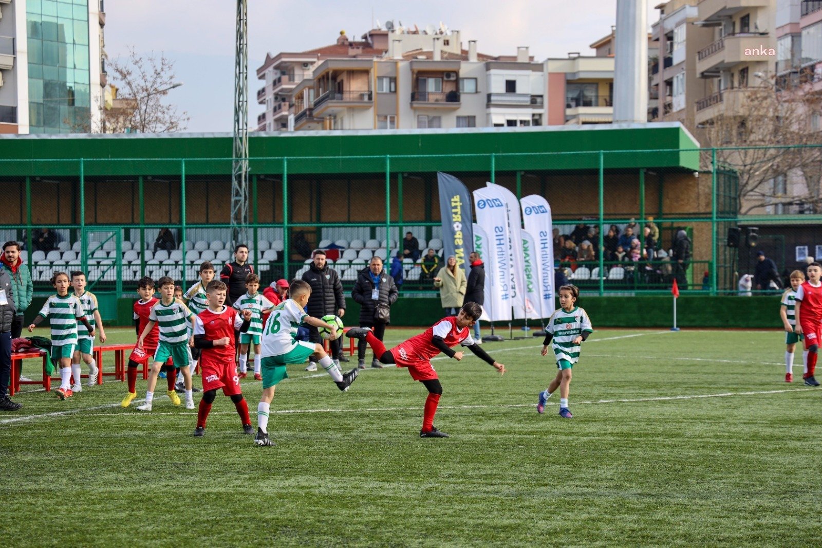 Karşıyaka’da “Winter Cup” Rüzgarı Esti Karşıyaka Belediyesi tarafından düzenlenen “Winter Cup Karşıyaka U10 Futbol Turnuvası”