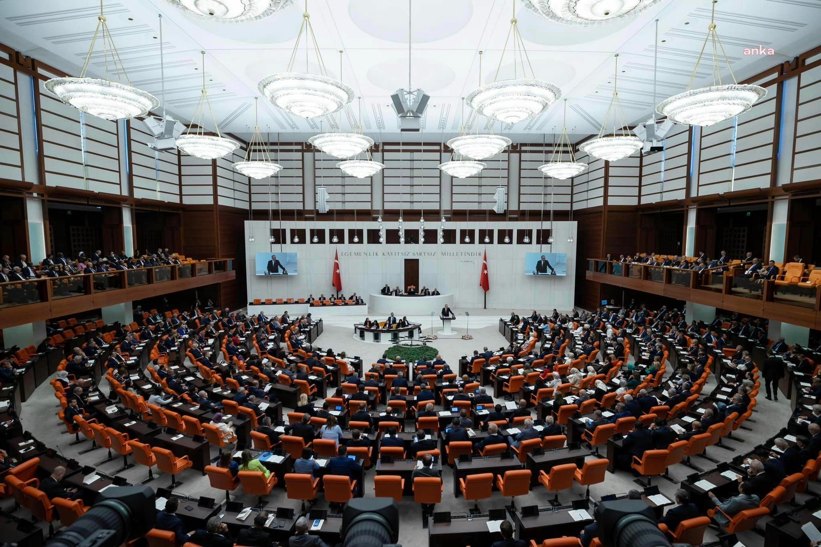 TBMM Genel Kurulu'nda, tüm parti gruplarının desteğiyle, her türlü çocuk istismarının