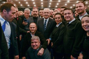 kilicdaroglu-acilardan-ders-cikaran-bir-toplum-olmaliyiz-ve-ayni-acilari-yasamamak-icin-mucadele-etmeliyiz-yasarsak-barisi-saglayamayiz
