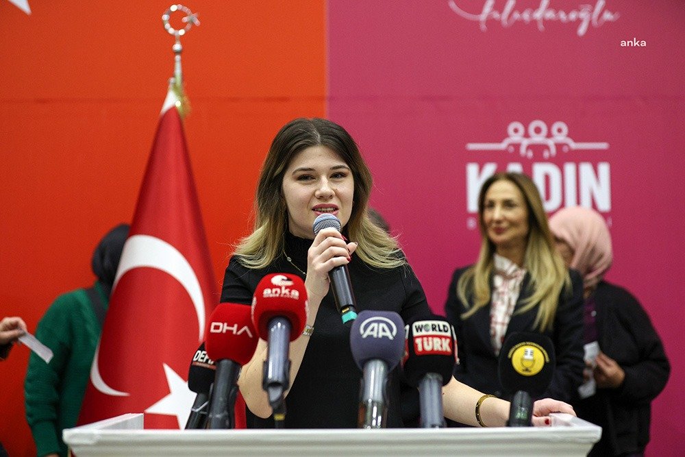 Ataması Yapılmayan Öğretmen Adayından Kemal Kılıçdaroğlu’na Çağrı: “Cumhuriyet’imizin 100’üncü Yılında 100 Bin Atama İstiyoruz” CHP Kadın Kolları Genel Başkanı Aylin Nazlıaka, Denizli Kadın Buluşması’nda,