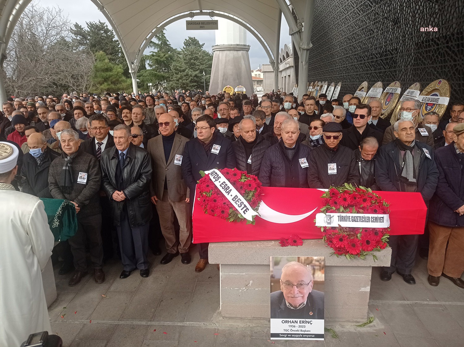 Orhan Erinç Son Yolculuğuna Uğurlandı Türkiye Gazeteciler Cemiyeti (TGC) önceki başkanlarından, Cumhuriyet gazetesinin eski Genel