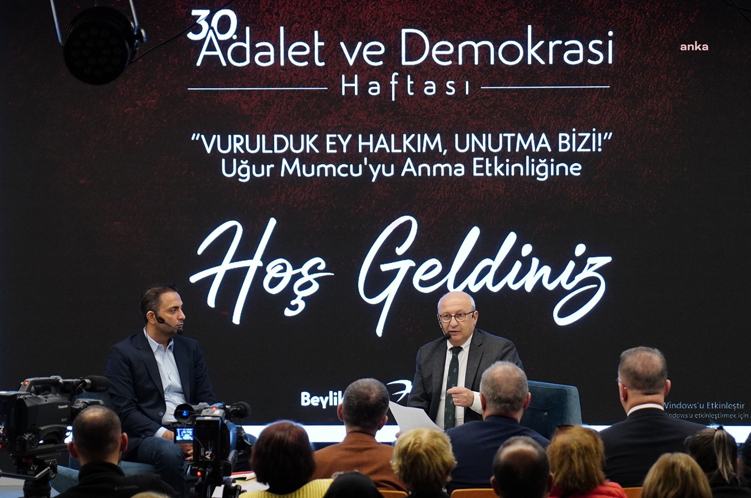 Beylikdüzü Belediyesi’nin usta şair Nazım Hikmet ile gazeteci yazar Uğur