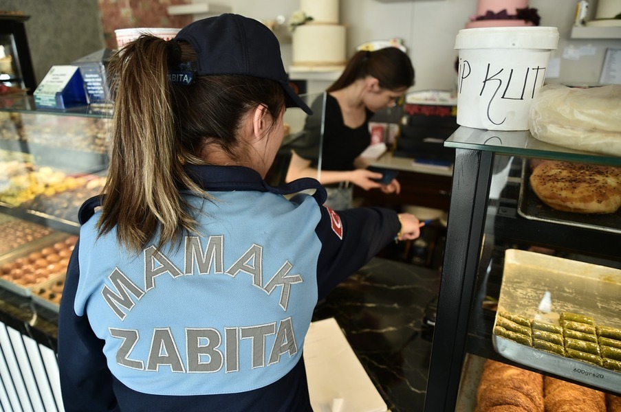 Mamak Belediyesi zabıta ekipleri, yaşanabilecek usulsüzlüklerin önüne geçmek için 2022