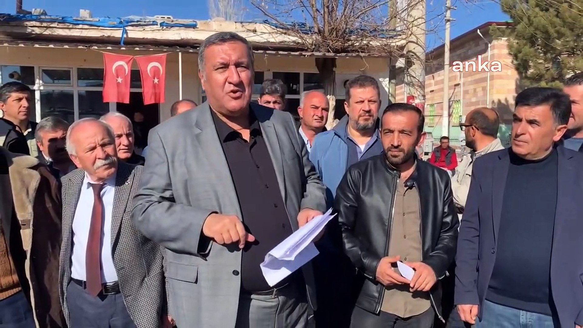 CHP Niğde Milletvekili Ömer Fethi Gürer, Niğde’nin Orhanlı beldesinde sulama