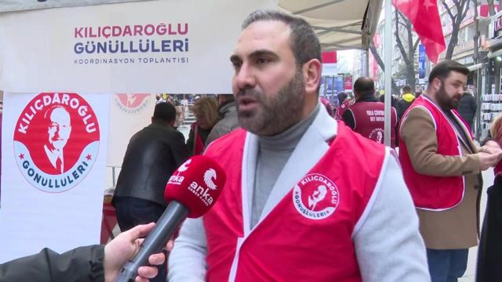 Kılıçdaroğlu Gönüllüleri, Ankara Kızılay’da CHP Genel Başkanı Kemal Kılıçdaroğlu’nun fotoğrafının