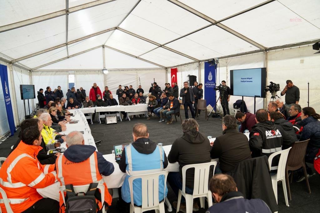 İBB Hatay’da ‘Deprem Koordinasyon Toplantısı’ Yaptı… İmamoğlu: “Depremde Ölmek Kaderimiz Olamaz, Afetle Mücadele Bilim Kurulu Mutlaka Devreye Alınmalı” Kahramanmaraş merkezli 2 büyük deprem sonrasında Afet ve Acil Durum