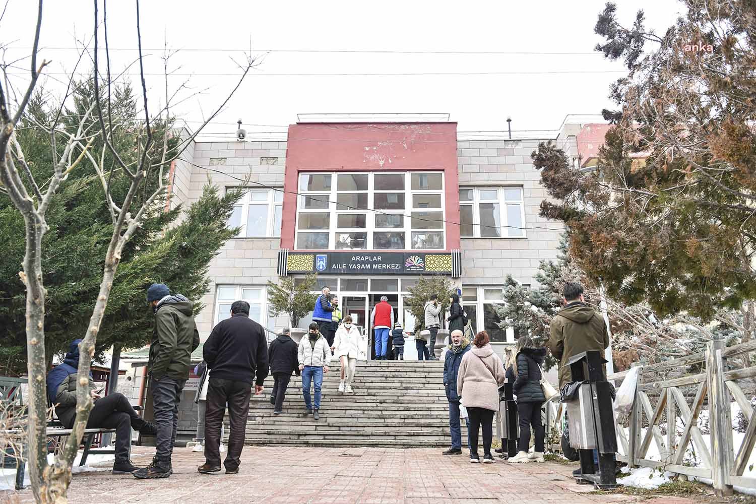 Ankara Büyükşehir Belediyesi, hem afet bölgesinde hem de Başkent'te deprem