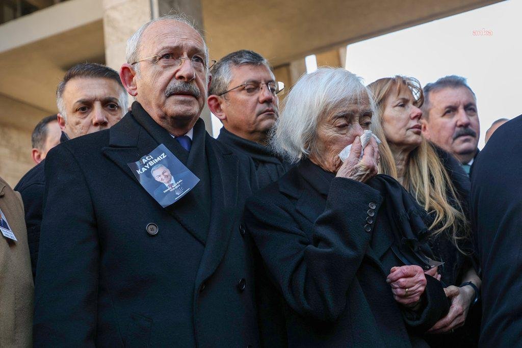 onceki-chp-genel-baskani-deniz-baykal-icin-tbmmde-toren-duzenlendi
