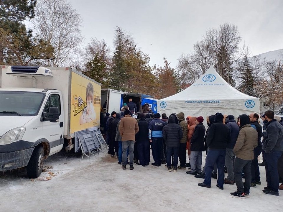 Pursaklar Belediyesi Mobil Mutfak Deprem Bölgesinde Kahramanmaraş merkezli olarak meydana gelen depremin hemen ardından ekiplerini bölgeye