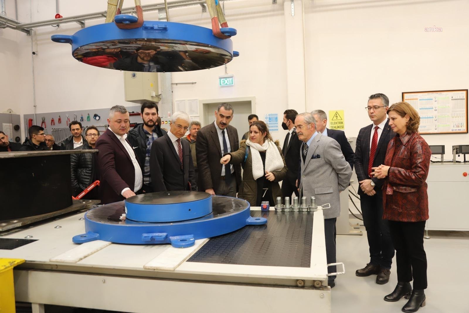 Yılmaz Büyükerşen’den Eskişehir Teknik Üniversitesi’ne Ziyaret Eskişehir Büyükşehir Belediye (EBB) Başkanı Yılmaz Büyükerşen, Eskişehir Teknik Üniversitesi’ni