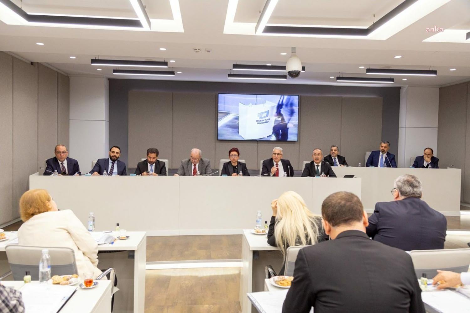 Basın İlan Kurumu Yönetim Kurulu’nun kurum yönetmeliğini değiştirmek amacıyla hazırladığı