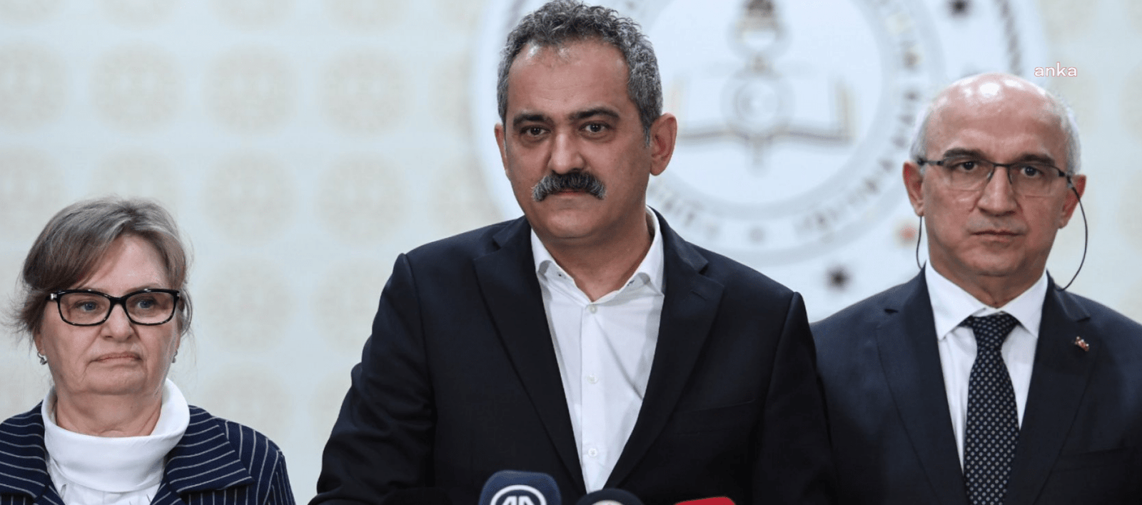 Milli Eğitim Bakanı Mahmut Özer, depremden etkilenen 10 ilde eğitim-öğretime