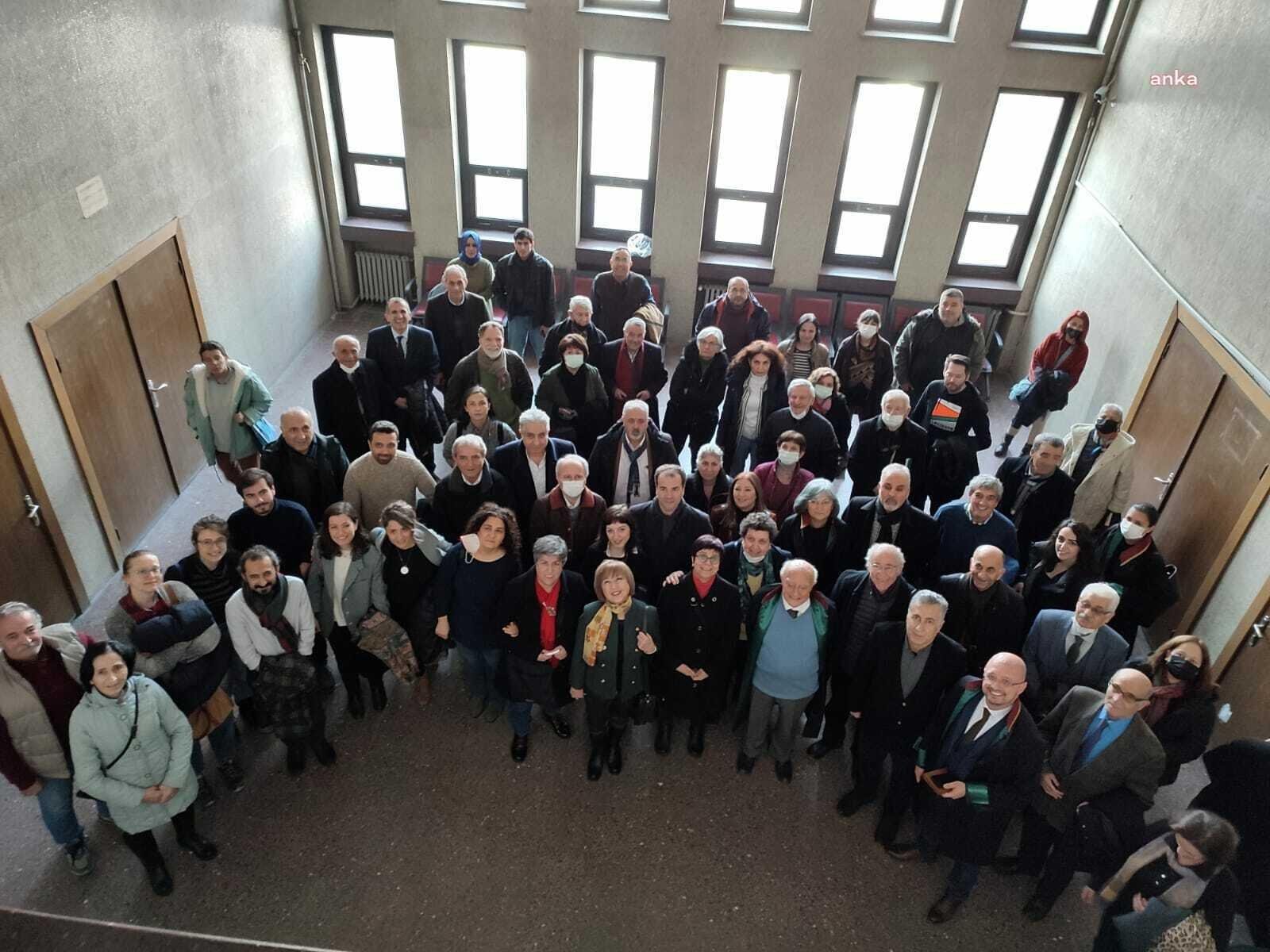 Mimarlar Odası Ankara Şubesi Yönetim Kurulu üyelerinin bir gazeteciye “Emre