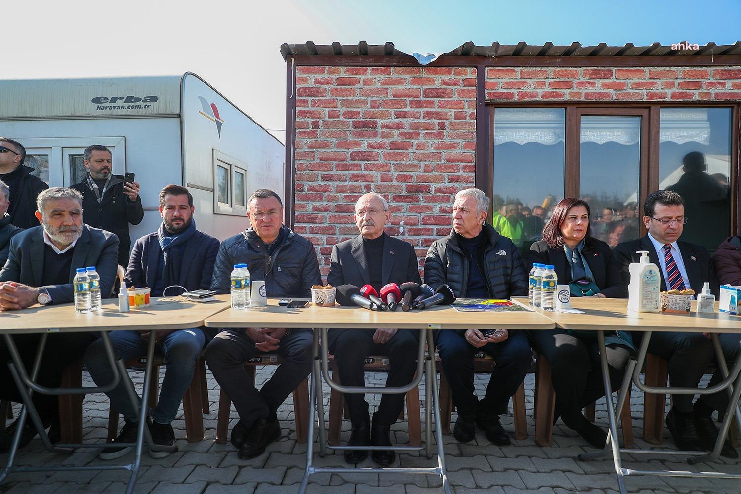 CHP Genel Başkanı Kemal Kılıçdaroğlu, deprem bölgesi Hatay’da, “İyi ki