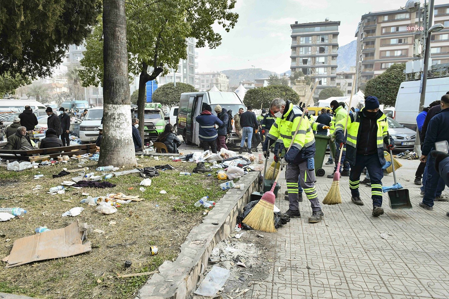 Ankara Büyükşehir Belediye Başkanı Mansur Yavaş, “Ekiplerimiz Hatay merkezde temizlik