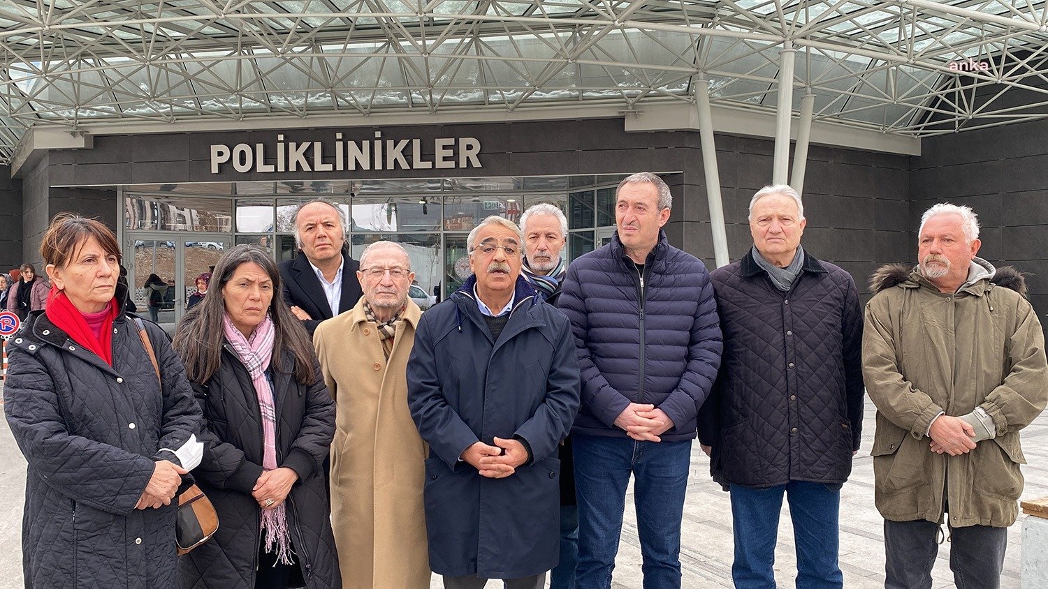 HDP Eş Genel Başkanı Mithat Sancar, Kahramanmaraş merkezli depremlerde yaralanan