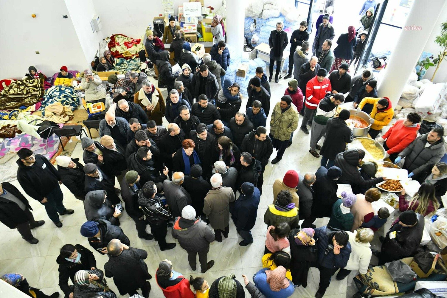İYİ Parti Genel Başkanı Meral Akşener, Adıyaman Besni’deki depremzedeleri barındıkları