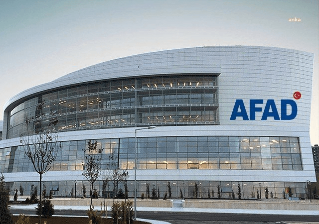 OHAL Kararnamesi: Bankaların AFAD’a Yapacağı Deprem Bağışlarında “Özkaynağın Binde Dördü Sınırı” Kaldırıldı Depremler nedeniyle, bankalar tarafından AFAD'a yapılacak bağışlar; Bankacılık Kanunu'nda belirlenen