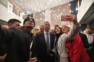 mansur-yavas-3-uluslararasi-gayrimenkul-gelistirme-ve-yonetimi-konferansina-katildi