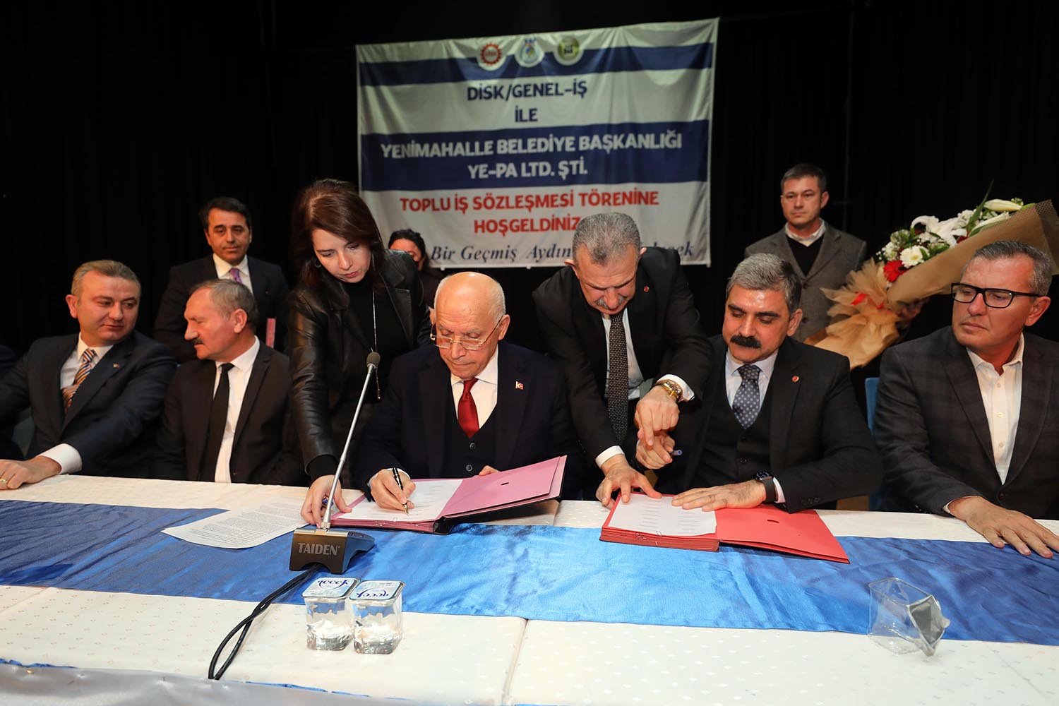 Yenimahalle Belediyesi’den İşçinin Yüzünü Güldüren Sözleşme Yenimahalle Belediyesi ile Devrimci İşçi Sendikaları Konfederasyonu (DİSK) Genel İş 2 No’lu şube