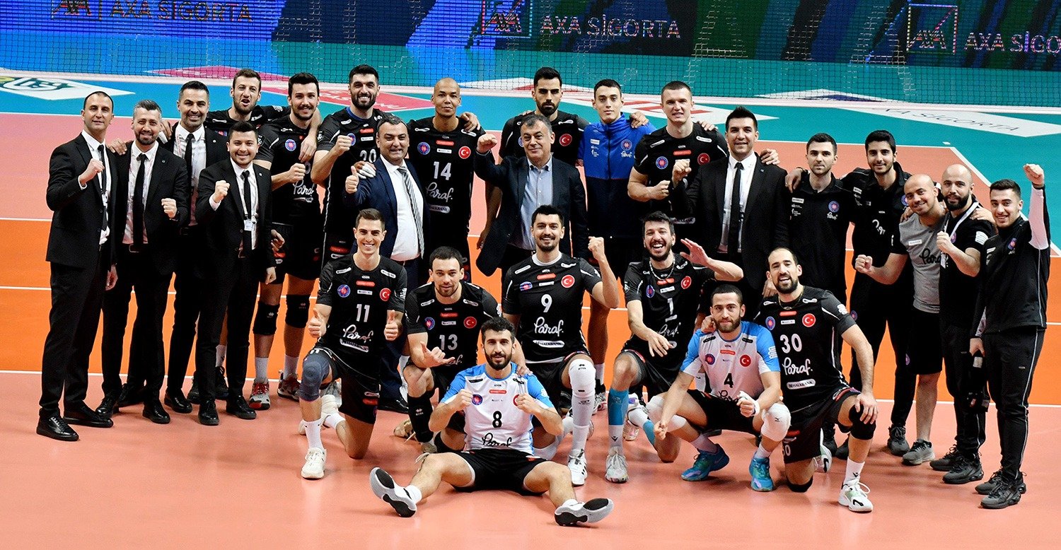 Halkbank, ArkasSpor’a Karşı AXA Sigorta Efeler Ligi Metin Görgün sezonunda 18. Maçlar oynanacak.
Lig