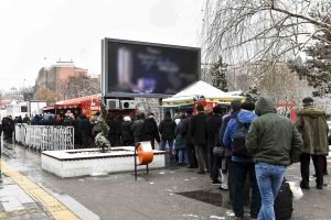 ankara-buyuksehir-belediyesinin-uygun-fiyatli-et-satisi-uygulamasina-yogun-ilgi