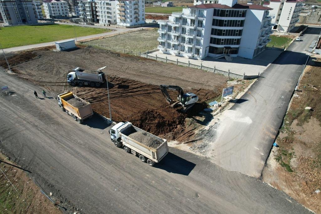 Afet bölgesinde gerek arama kurtarma gerekse sosyal yaşama destek faaliyetlerini