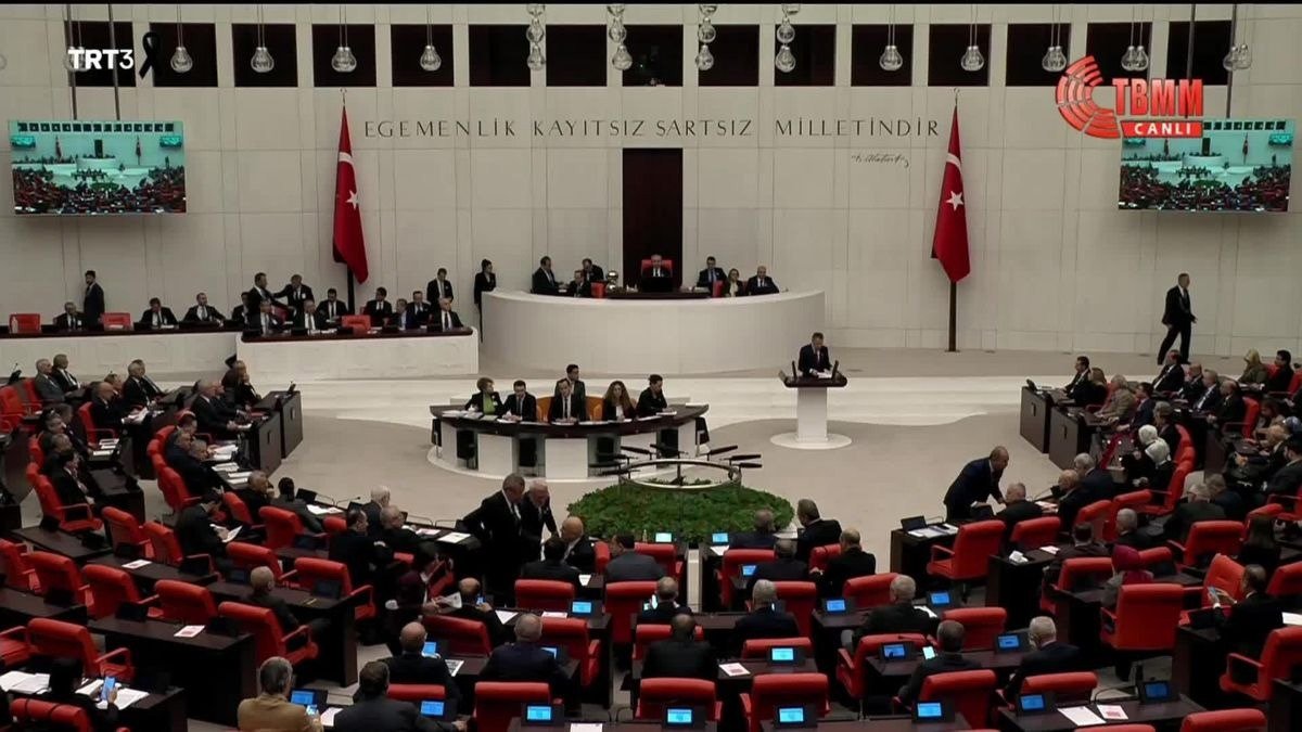 TBMM Genel Kurulu, depremde etkilenen 10 ilde 3 ay süreyle