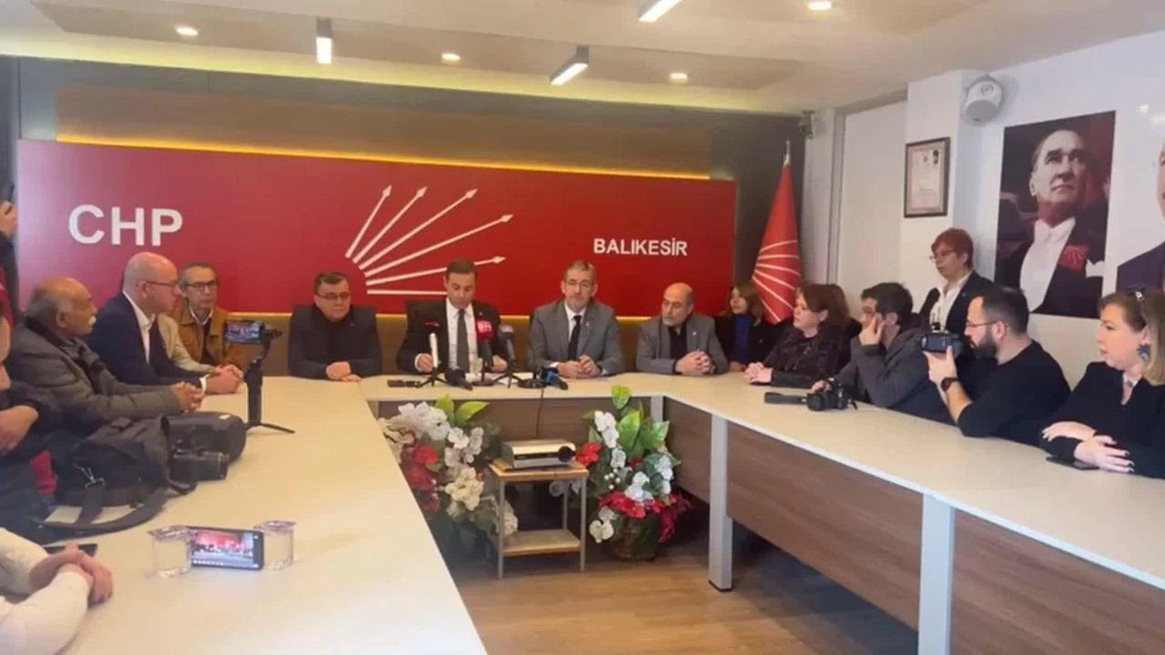 Ahmet Akın: “Yapamadılar Çünkü Liyakatsizdiler, Yapamadılar Çünkü Rant İştahına Yenik Düştüler. Sonuç; On Binlerce Can Kaybı, Yüz Binlerce Yaralı Vatandaşımız ve Milyarlarca Dolarlık Kayıp” CHP Genel Başkan Yardımcısı Ahmet Akın, “Şu ana kadar 45