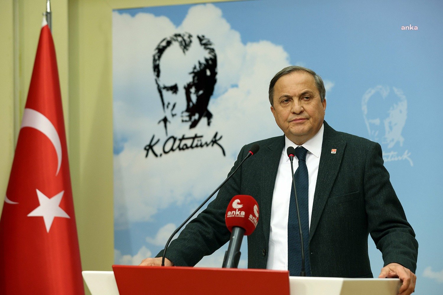 CHP Genel Başkan Yardımcısı Seyit Torun, “Günlerce enkazlara ulaşılamamış, belediyelerimizin