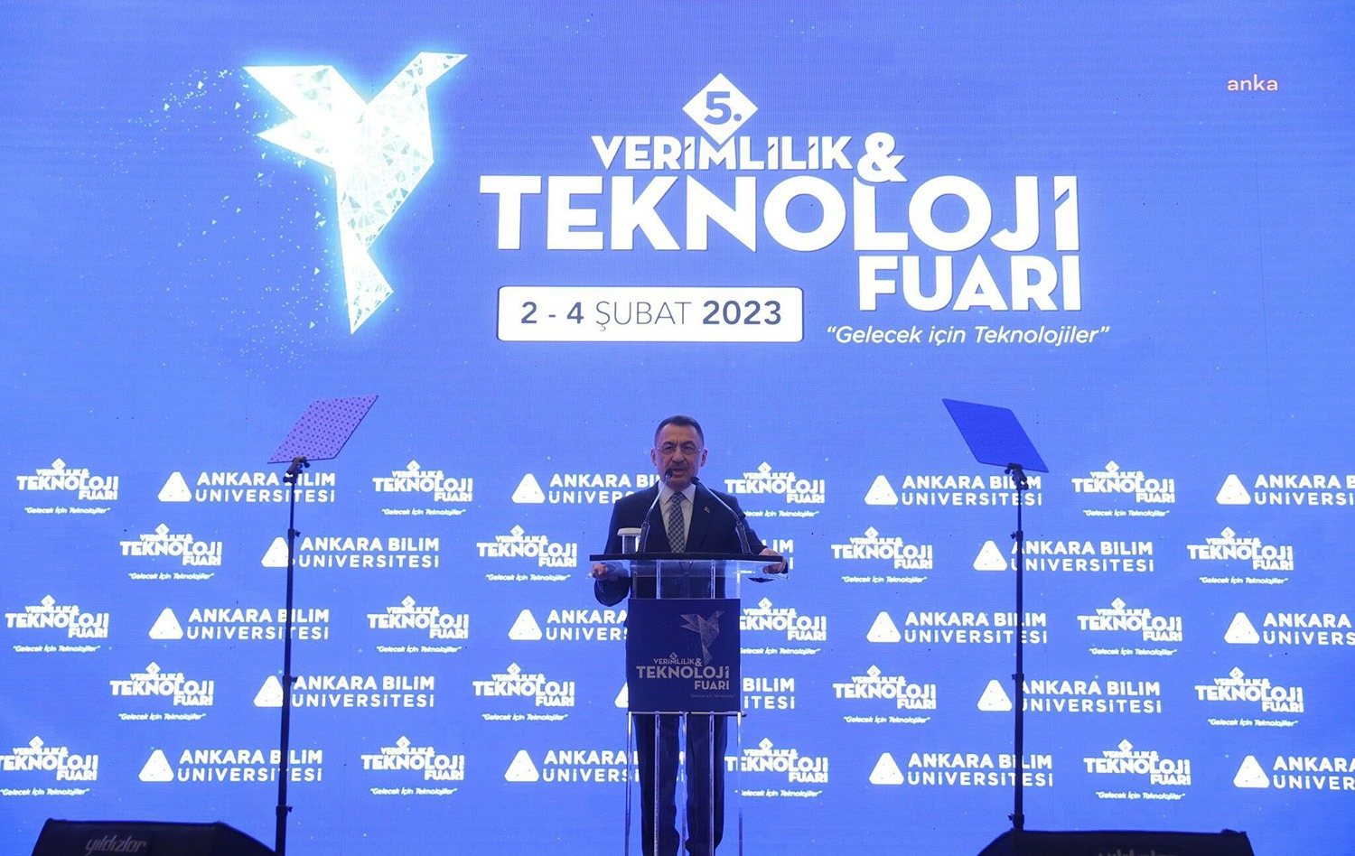 Fuat Oktay, Teknoloji Fuarında Konuştu: “Bizim Elimizde Şu Anda İşlenmesi Gereken Muhteşem Bir Veri Var” Cumhurbaşkanı Yardımcısı Fuat Oktay, “Dijital devlet çalışmaları sayesinde kamunun elinde