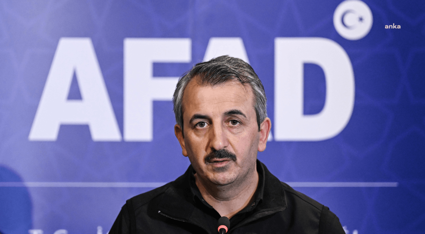 Depremlerde 40 Bin 642 Kişinin Hayatını Kaybettiğini Açıklayan AFAD Başkanı Sezer: “Arama Kurtarma Çalışmaları, Yarın Akşam İtibarıyla Büyük Oranda Sonlandırılmış Olacak” AFAD Başkanı Yunus Sezer, bugün saat 16.25’te yaptığı açıklamada; “Maalesef,