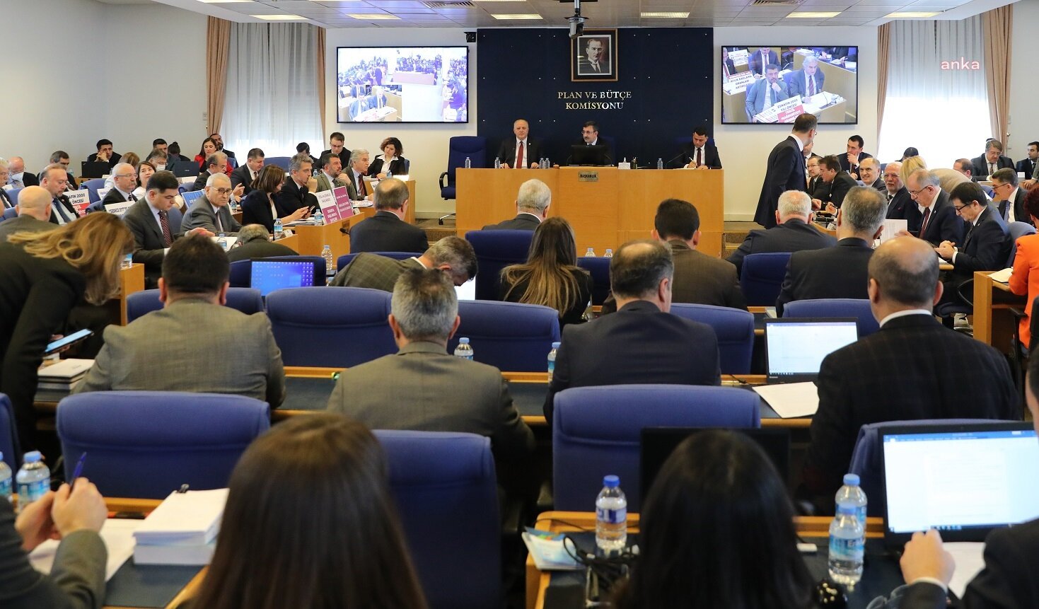 AKP Manisa Milletvekili Uğur Aydemir, emeklilikte yaşa takılanların (EYT) ortalama