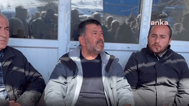 Veli Ağbaba: Herkes Çadır İsterken Kızılay Elindeki Çadırı Satıyor. Memleket Liyakatsizlik Yüzünden Enkaz Altında Kalıyor CHP Genel Başkan Yardımcısı Veli Ağbaba, “Kızılay’dan hala bugün depremin