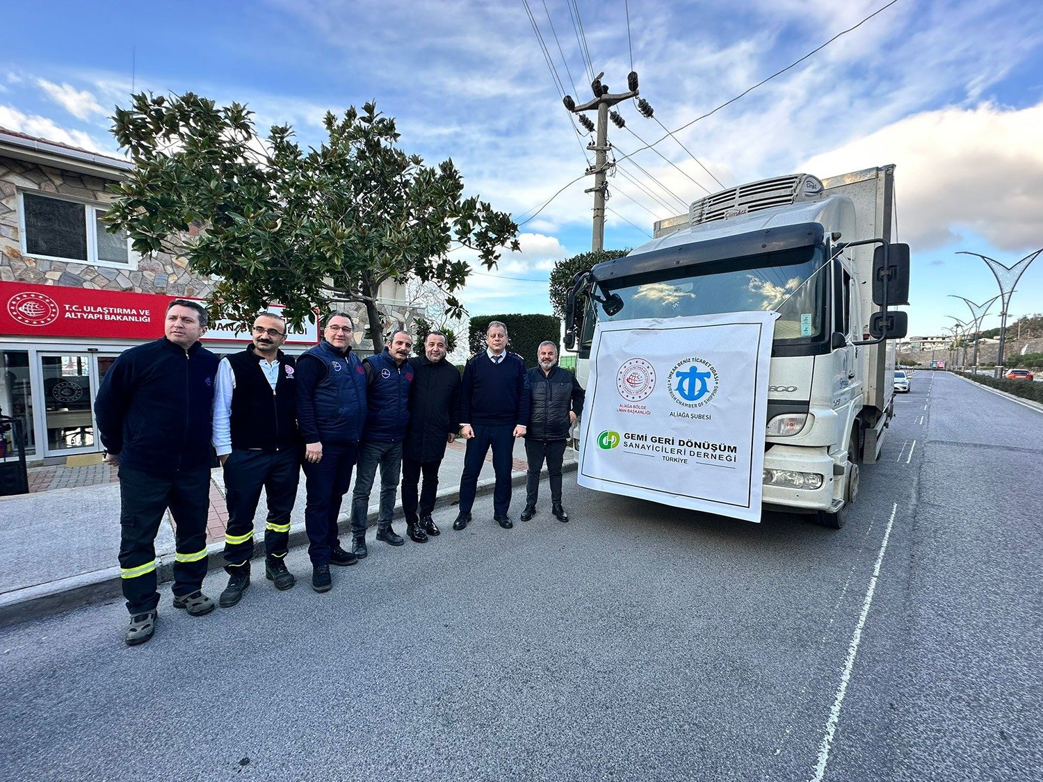Aliağa DTO ve GEMİSANDER’den Acil İhtiyaç Yardımları DTO Aliağa Şubesi ve GEMİSANDER Aliağa esnafından satın aldığı acil