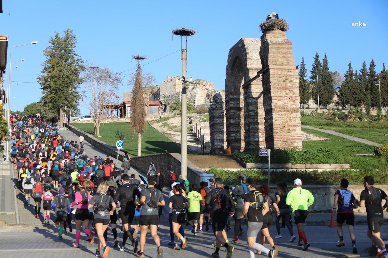 ‘Dünya Mirasını Koşarak Keşfet’ sloganıyla düzenlenen ‘Climbolic Efes Ultra Maratonu’,